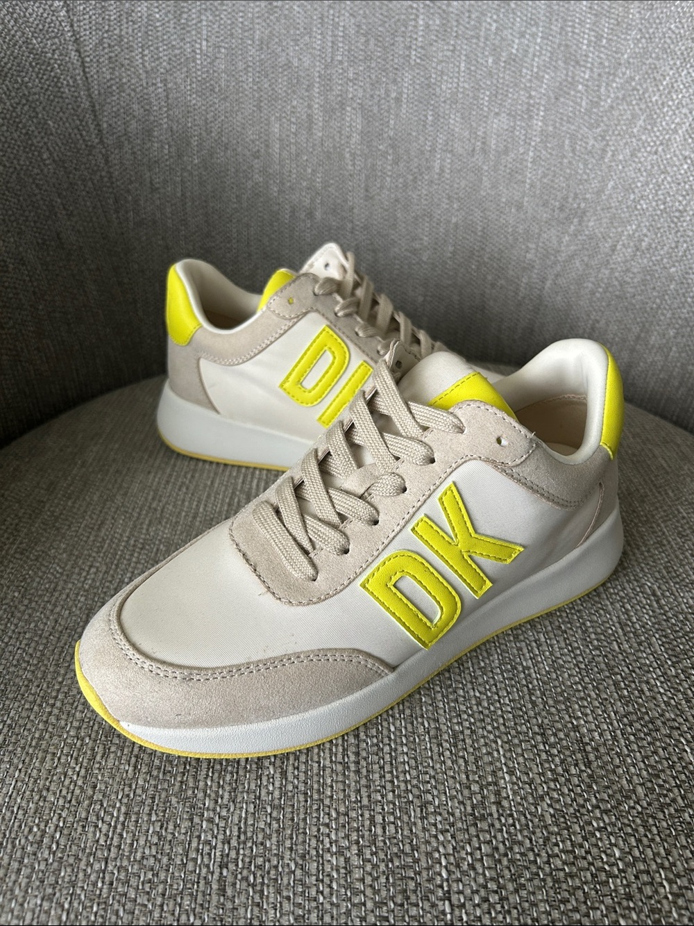 DKNY Women's Oaks Logo Lace-Up Sneakers